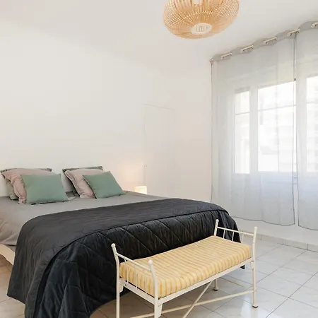 Cannes: Croisette Quartier Martinez - 90m² *