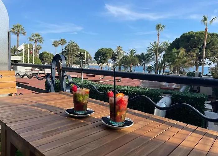 Cannes: Croisette Quartier Martinez - 90m²